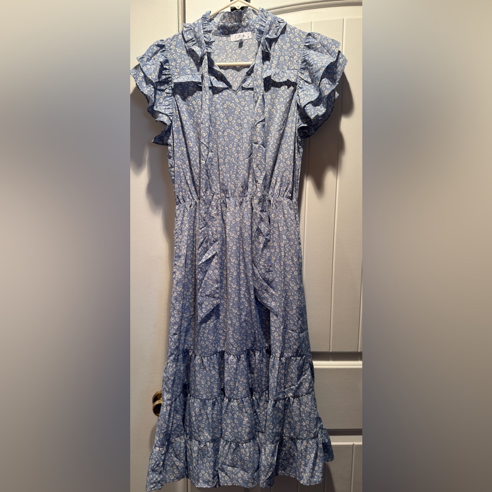 Elegant Blue Floral Midi Dress